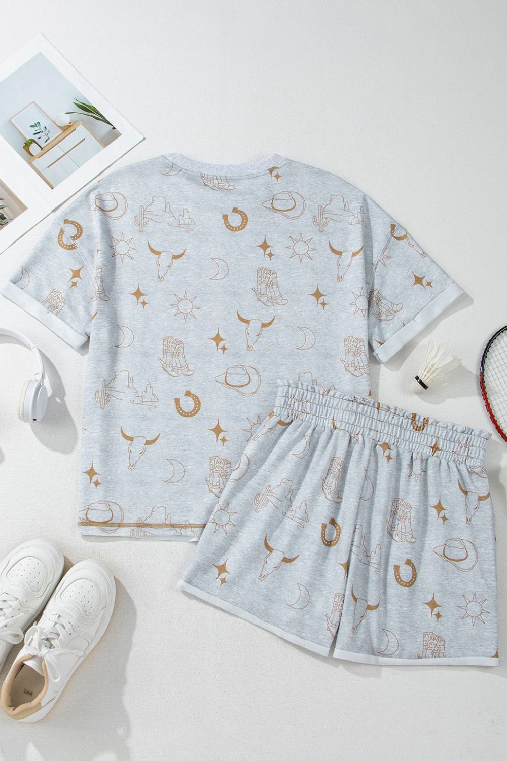 Printed T-Shirt and Elastic Waist Shorts Set - MyEmpired
