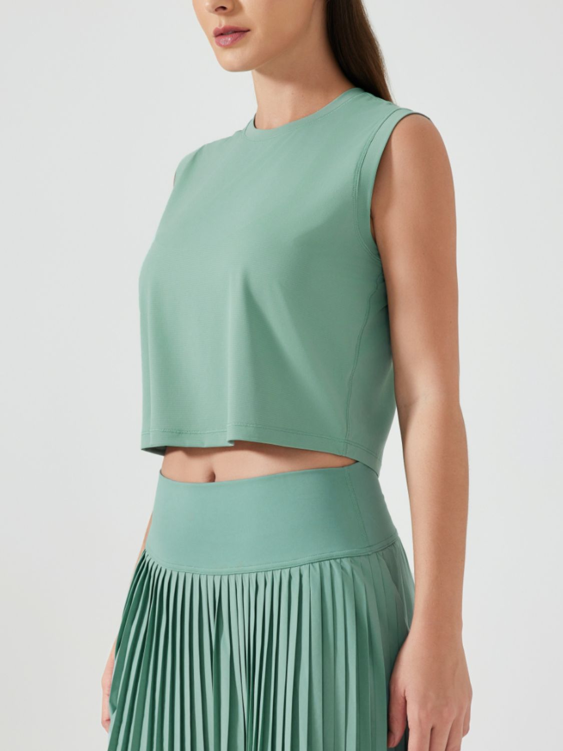 Millennia Round Neck Cropped Active Tank - MyEmpired