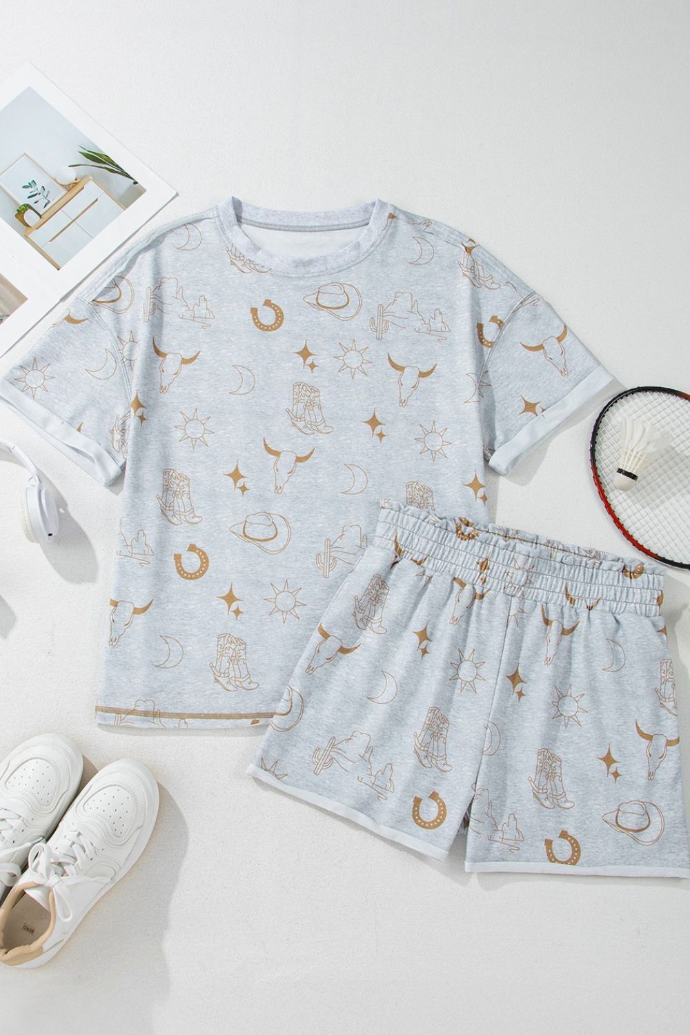 Printed T-Shirt and Elastic Waist Shorts Set - MyEmpired