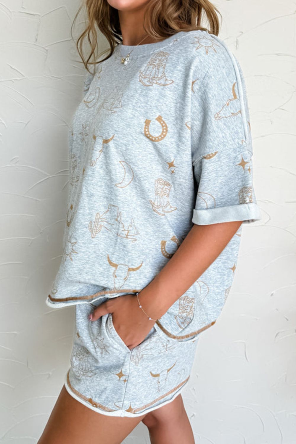 Printed T-Shirt and Elastic Waist Shorts Set - MyEmpired