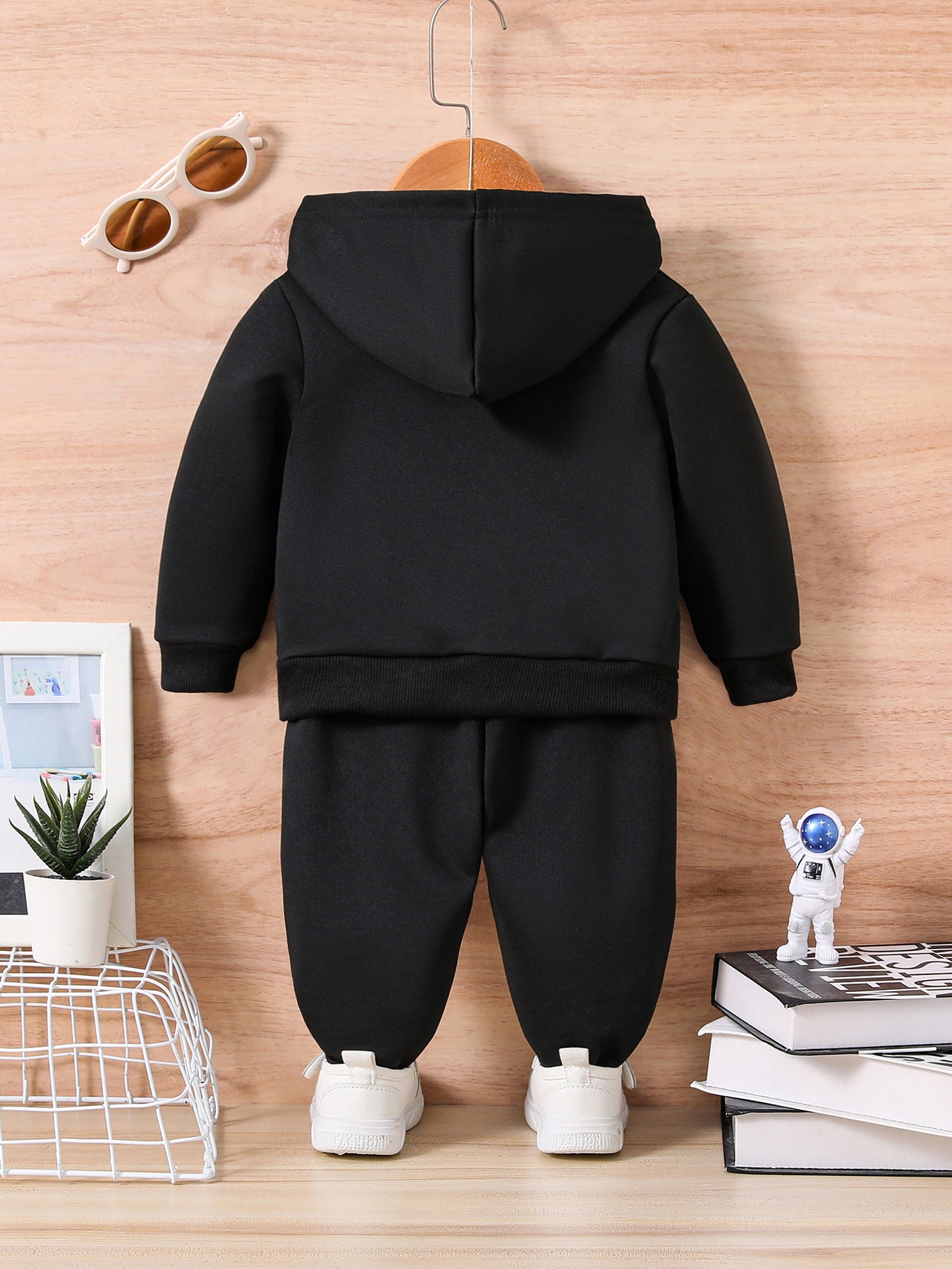 Girls' 3-Color Set, Long Sleeve Hoodie And Pants, Black/White/Grey, Casual Knit Sports Outfit, Spring/Autumn, Polyester, Regular Fit, Random Print, Kids Fashion Ensemble, for Outdoor