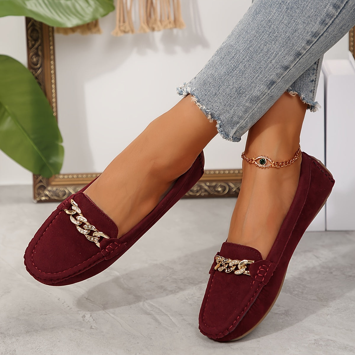 Chic Women's Slip-On Loafers with Metallic Chain Detail - Comfortable, Breathable Flats for All Seasons, Versatile Solid Color in Black & Burgundy