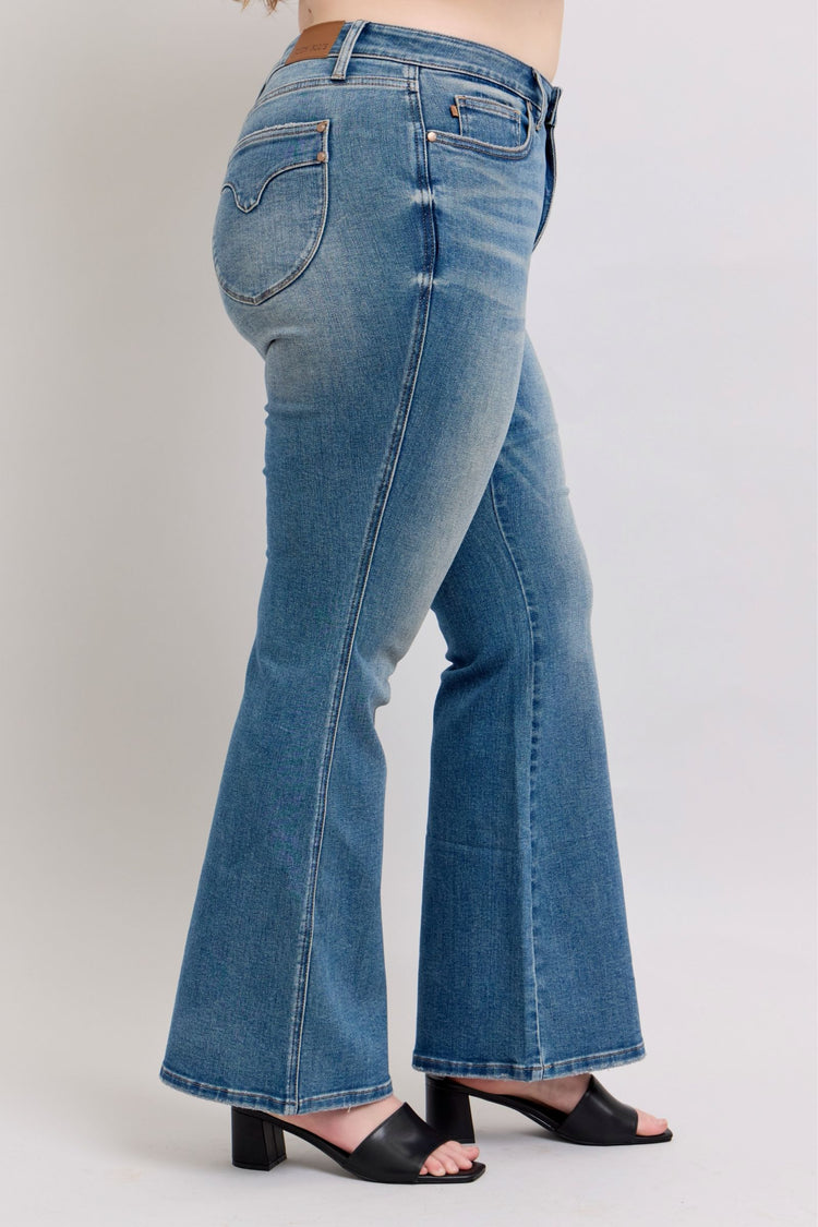 Judy Blue MR Tummy Control Vintage Wash Jeans - MyEmpired