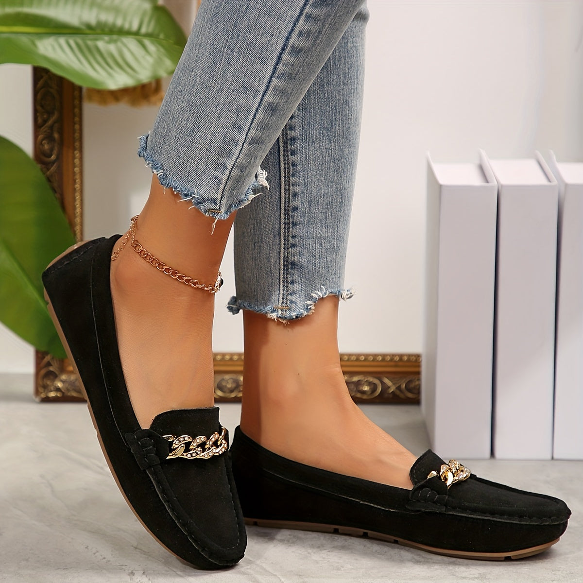 Chic Women's Slip-On Loafers with Metallic Chain Detail - Comfortable, Breathable Flats for All Seasons, Versatile Solid Color in Black & Burgundy