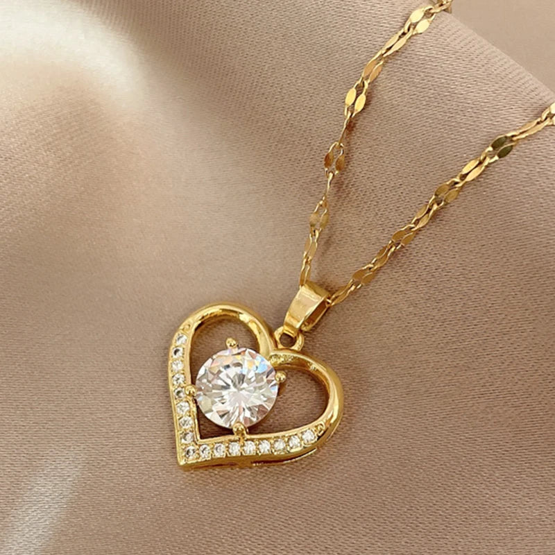 Artificial Gems Heart Pendant Necklace