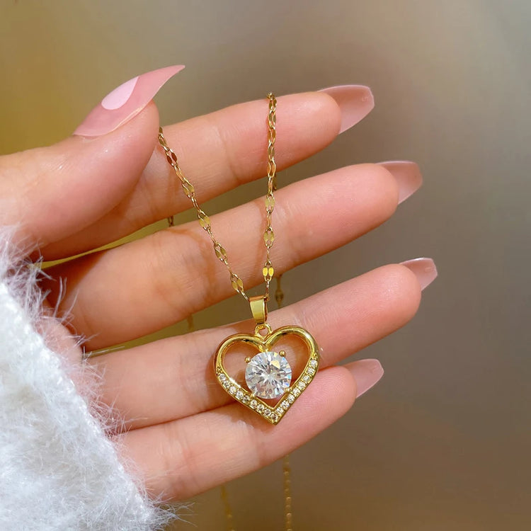 Artificial Gems Heart Pendant Necklace - MyEmpired
