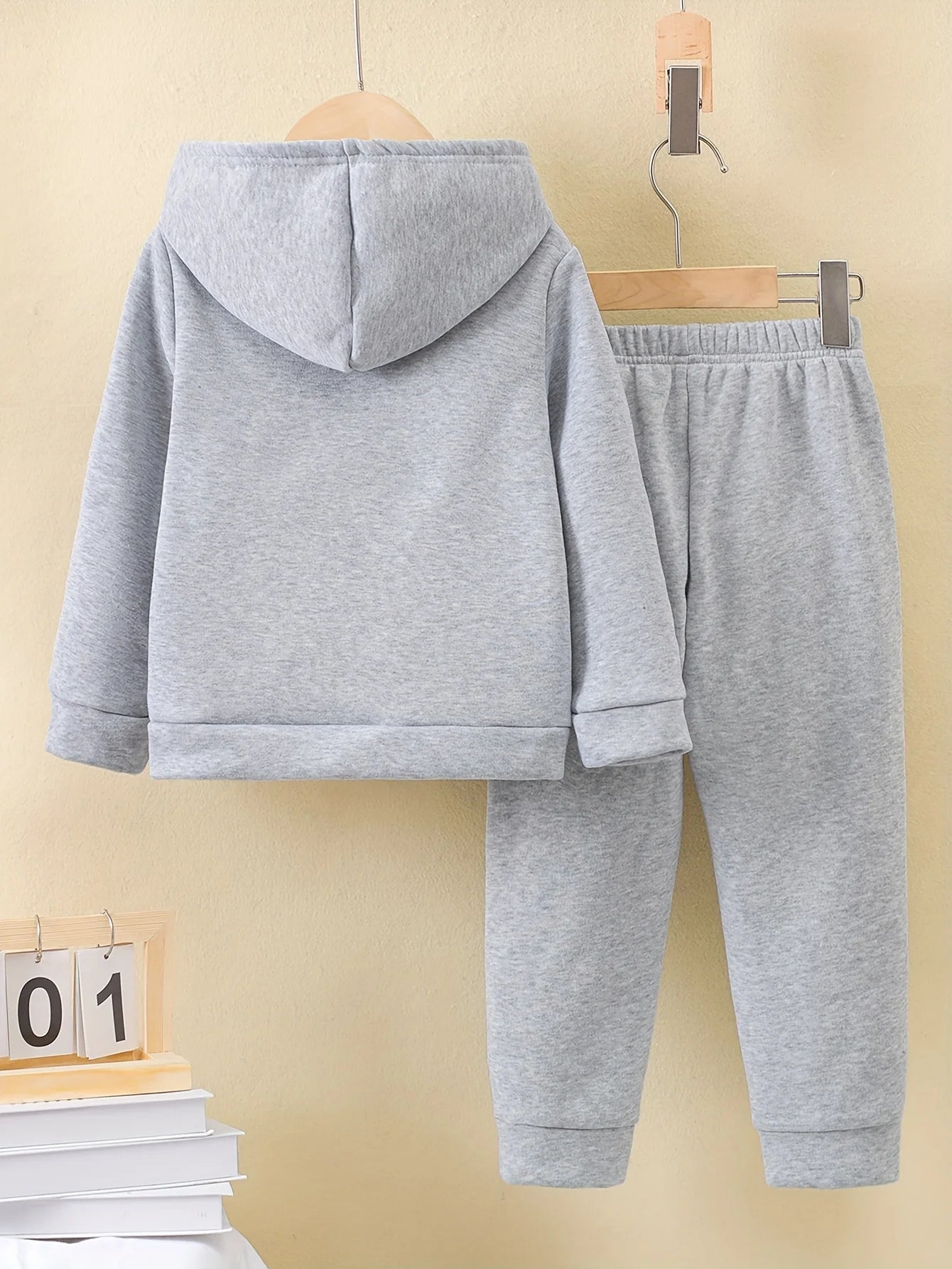 2sets Exquisite fashion casual girls Fall/Winter pattern printed with fleece warm lined hoodie and tracksuit pants