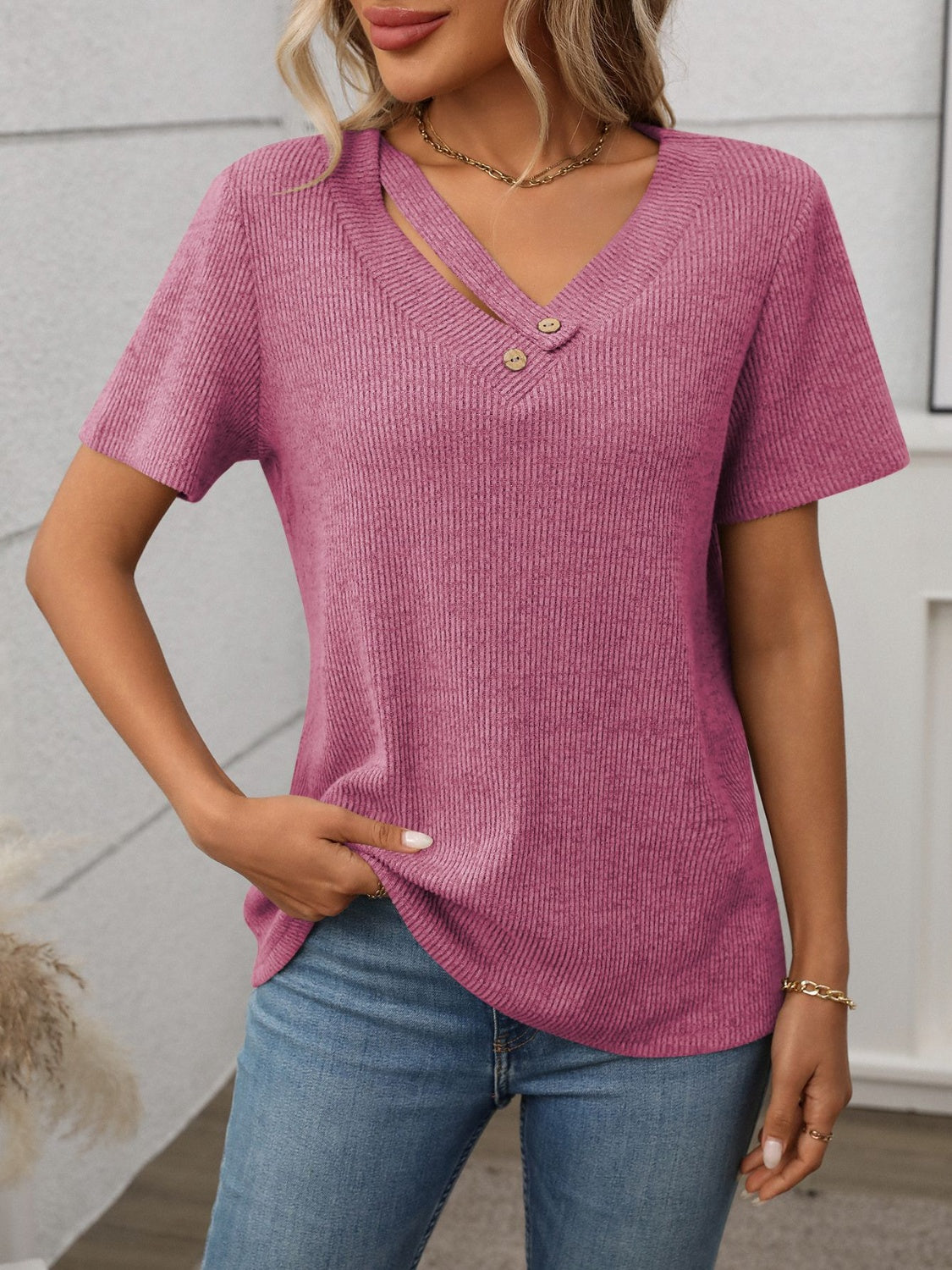 Ribbed V-Neck Short Sleeve T-Shirt - MyEmpired