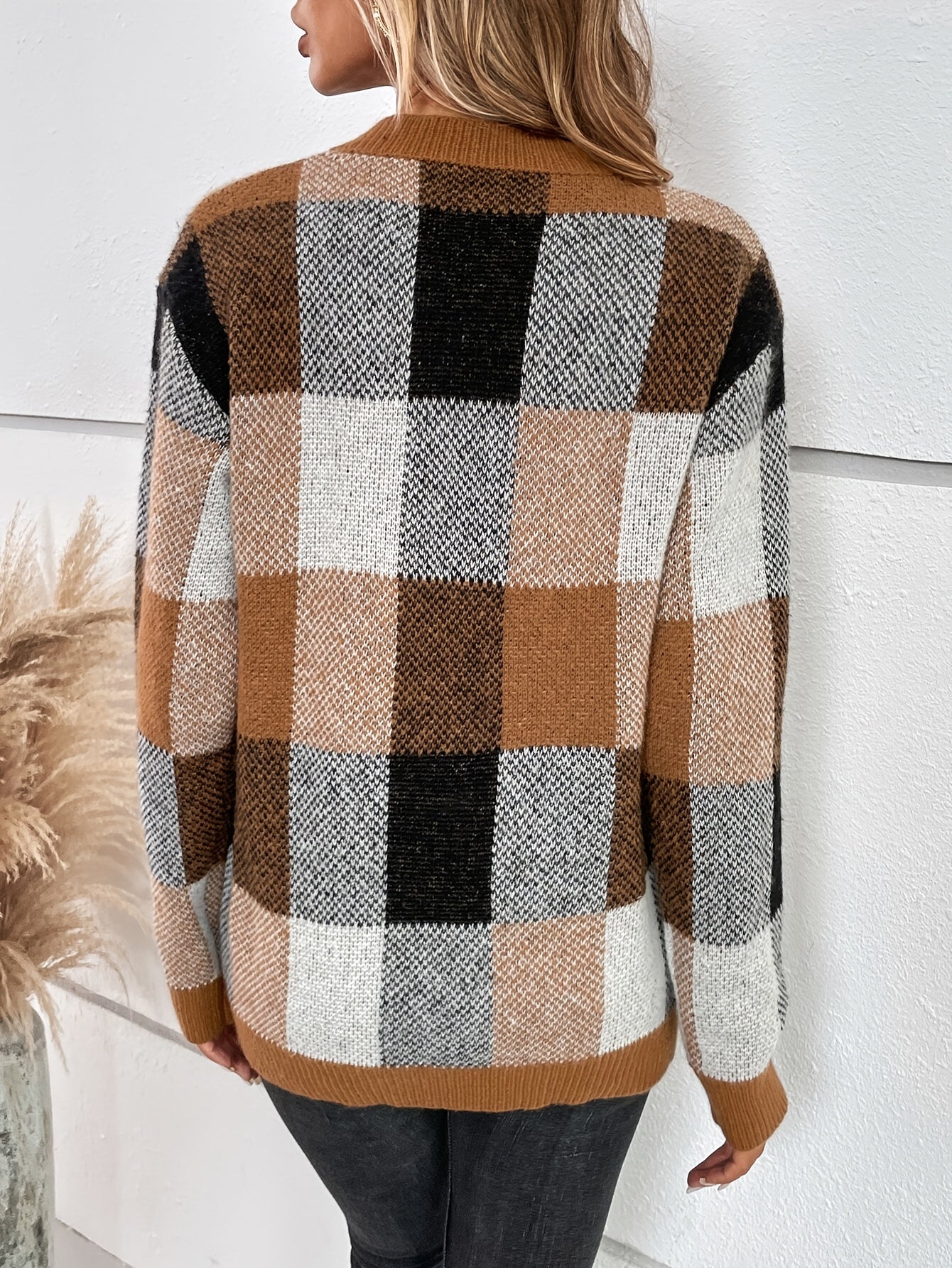 Women'S Elegant Plaid Knit Sweater, Autumn/Winter Fashion, Long Sleeve, Round Neck, Casual Checkered Pattern, Polyester, Regular Fit, No Belt, No Padding, H-Shape, Loose Fit, Knitted Top