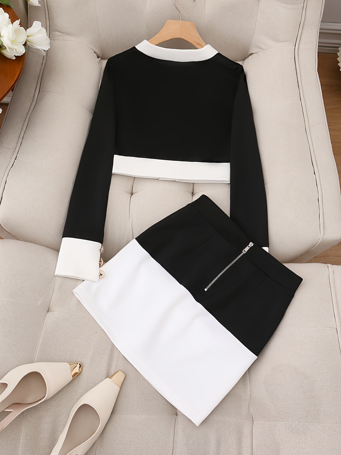 Elegant Black & White Color