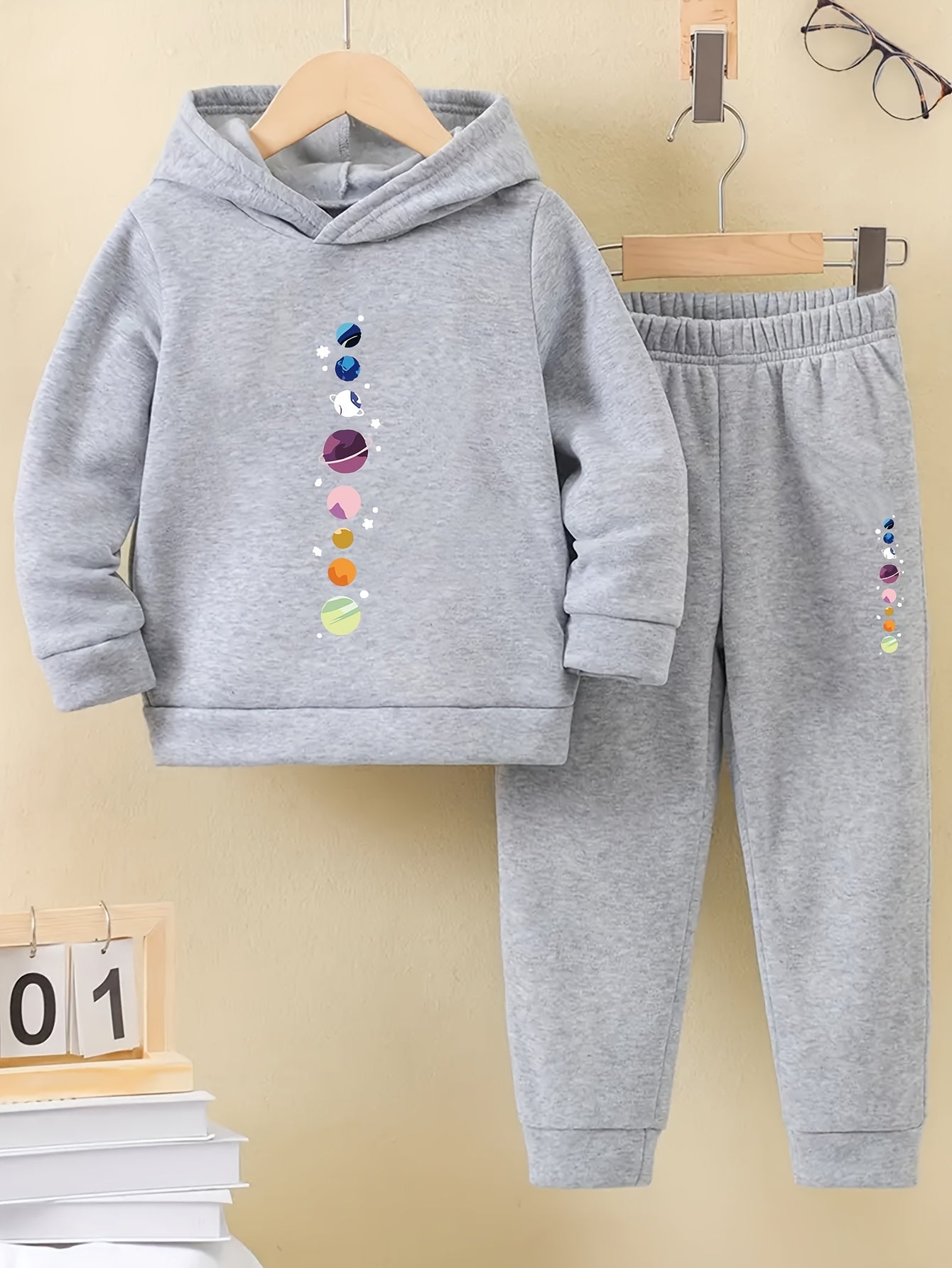 Cozy Girls' Fleece Hoodie & Joggers Set with Cartoon Planet Print - Long Sleeve, Casual Fall/Winter Outfit, Perfect for Outdoor