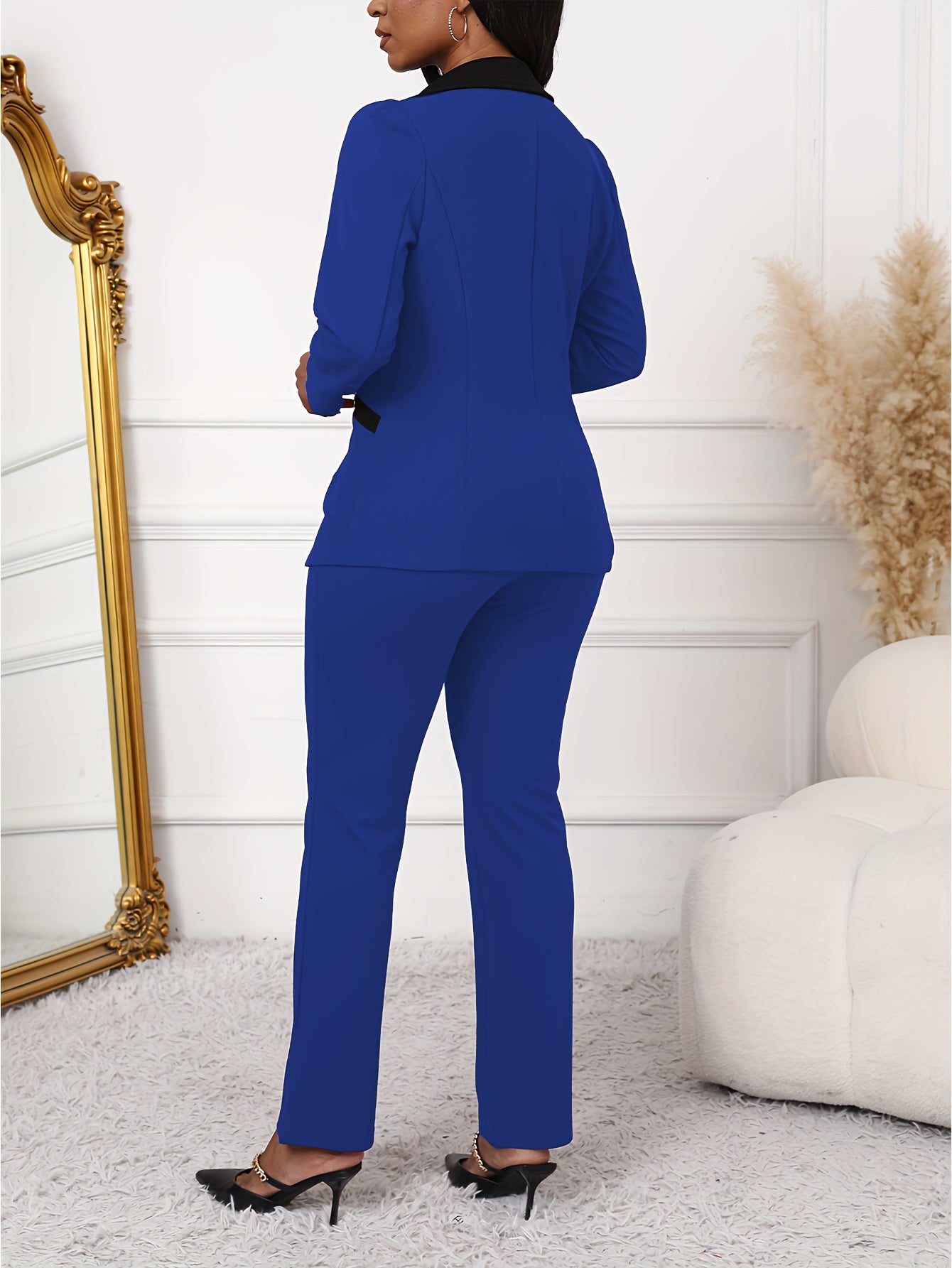 Elegant Two-Piece Women's Suit Set