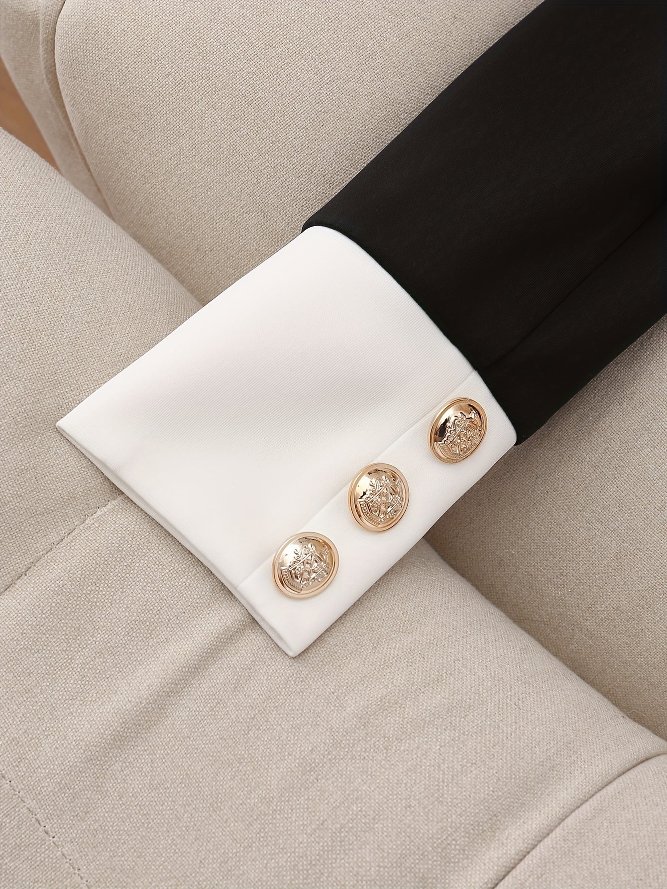 Elegant Black & White Color - MyEmpired